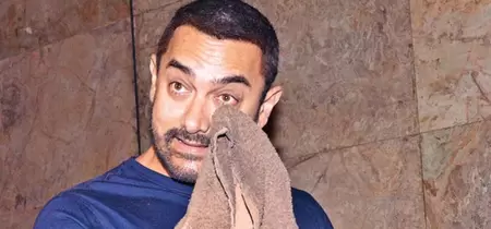 रिया के सामने क्यों रोने लगे आमिर खान | Why did Aamir Khan start crying in front of Riya?